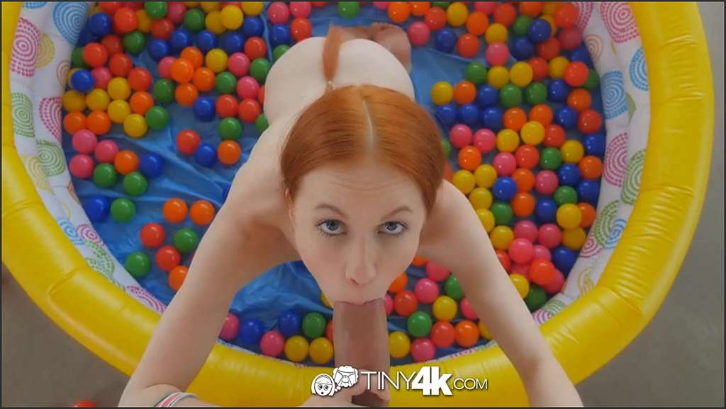 Annie Duck fickt ihre junge geile Freundin