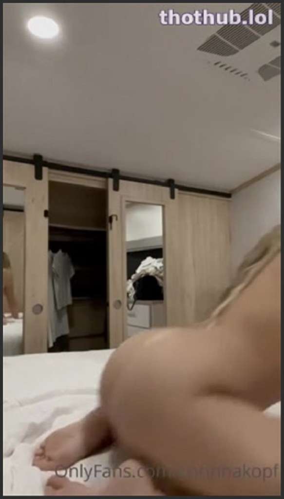 Corinne Kopfdildofick! Zwei schwarzhaarige Sexhornissen