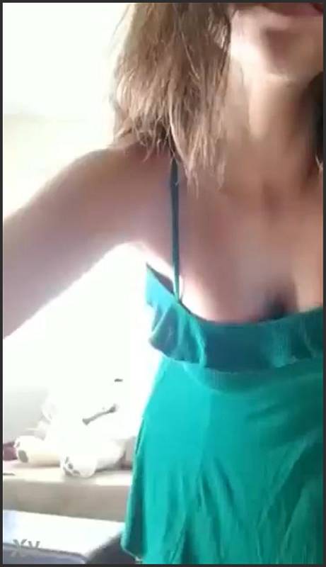 Das grüne Mädchen Bella mit der brünetten MILF und Jean Pallet