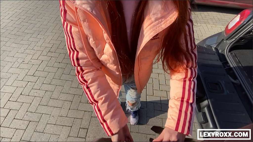 Lexy Roxx-Mädchen will gefickt werden