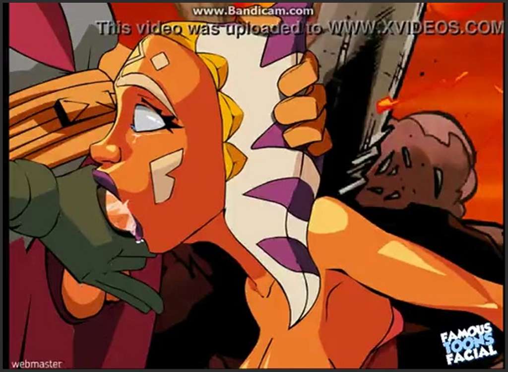 Luxuriöses Mädchen wird beim Anschauen von Pornos erwischt und von einem deutschen Fremden gefickt