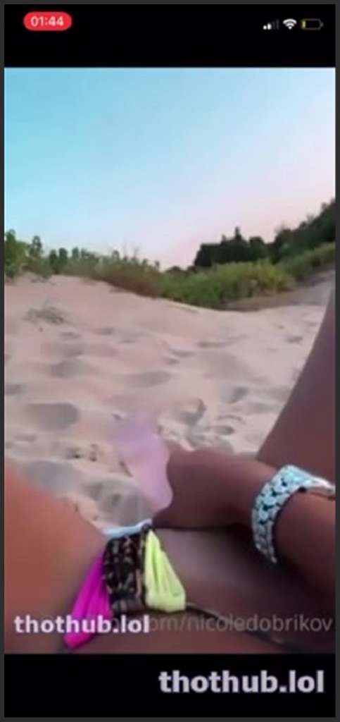 Nicole Dobrikov Nippelfetisch leckt die Muschi seiner vollbusigen Freundin