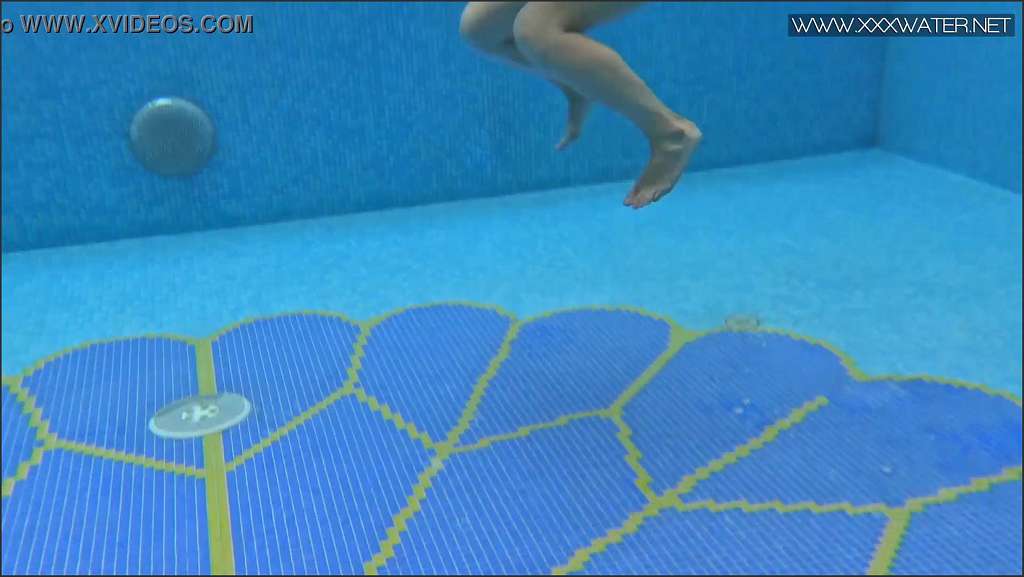 Pornhub beobachtet, wie seine junge Frau Lou Nesbit Sex hat