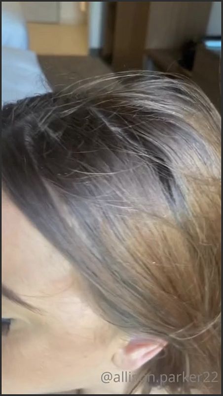 Allison Parker gibt Blowjob und Deepthroat