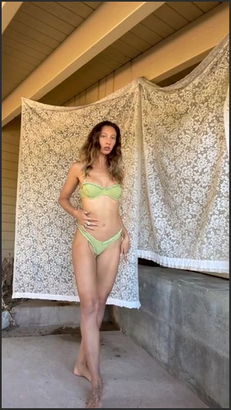 Versuchen Sie, dieses Mädchen zu ficken und sehen Sie, was passiert